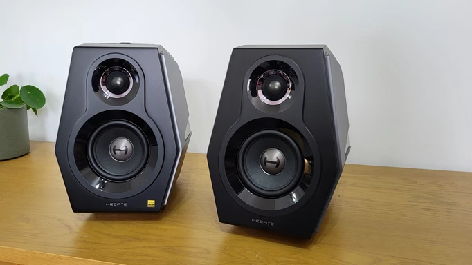 Image of the Edifier G5000 speakers